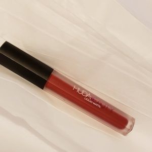 Huda Beauty Liquid Matte Heartbreaker Lipstick
